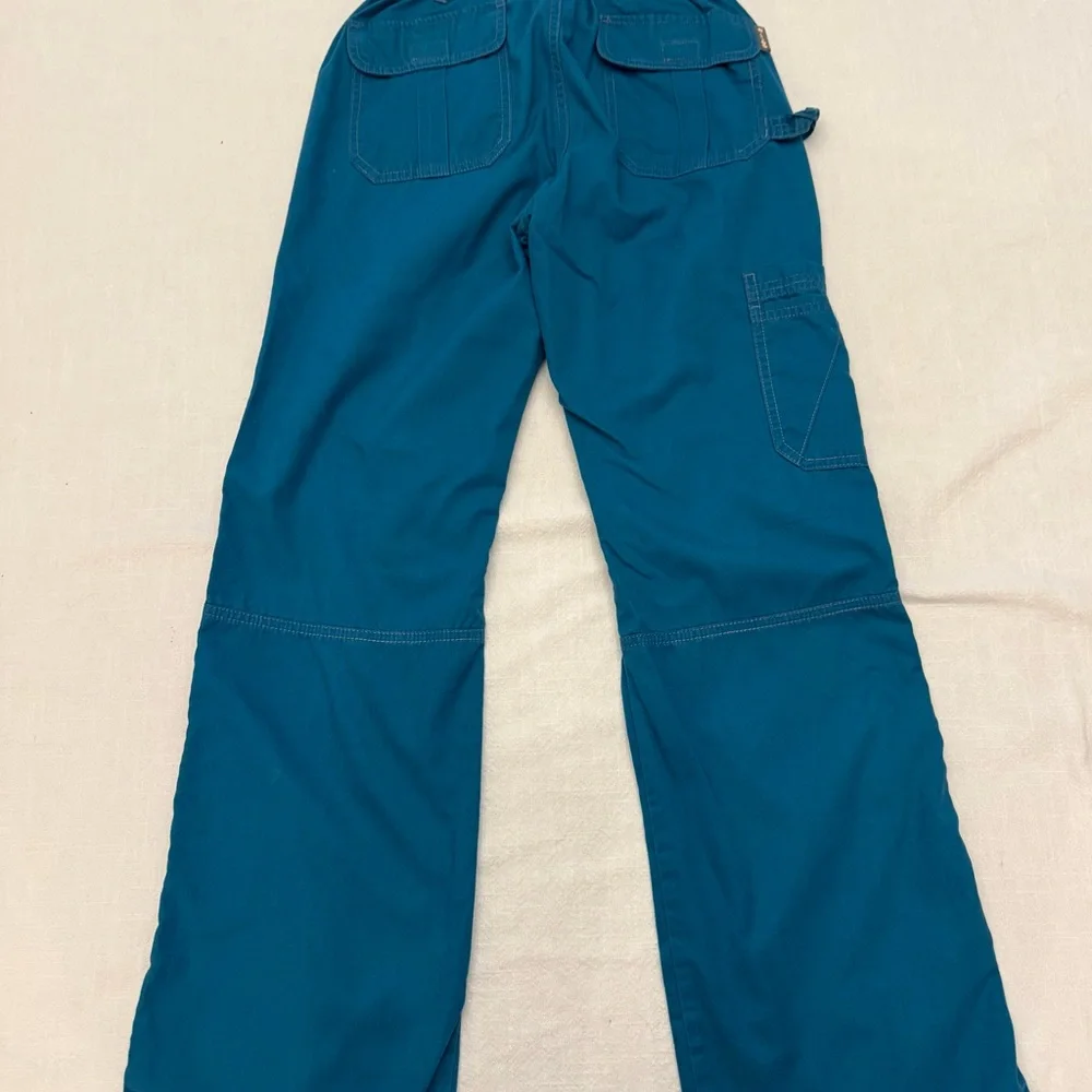 Women's Koi Teal Drawstring Cargo scrub Pants - Picture 9 of 10